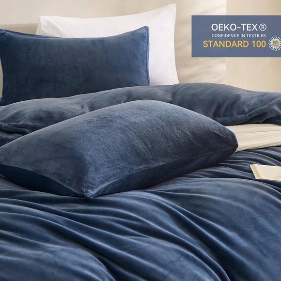 🆕 Blue Velvet Luxury Duvet Set Bedding High End Hotel Vibes KING - Picture 4 of 10